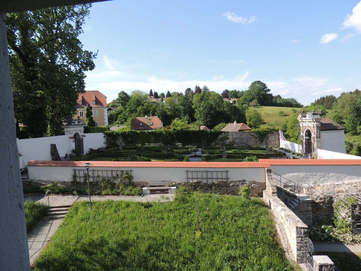 Gaestehaus Maelzerei Auf Schloss Neuburg Am Inn Exteriör bild