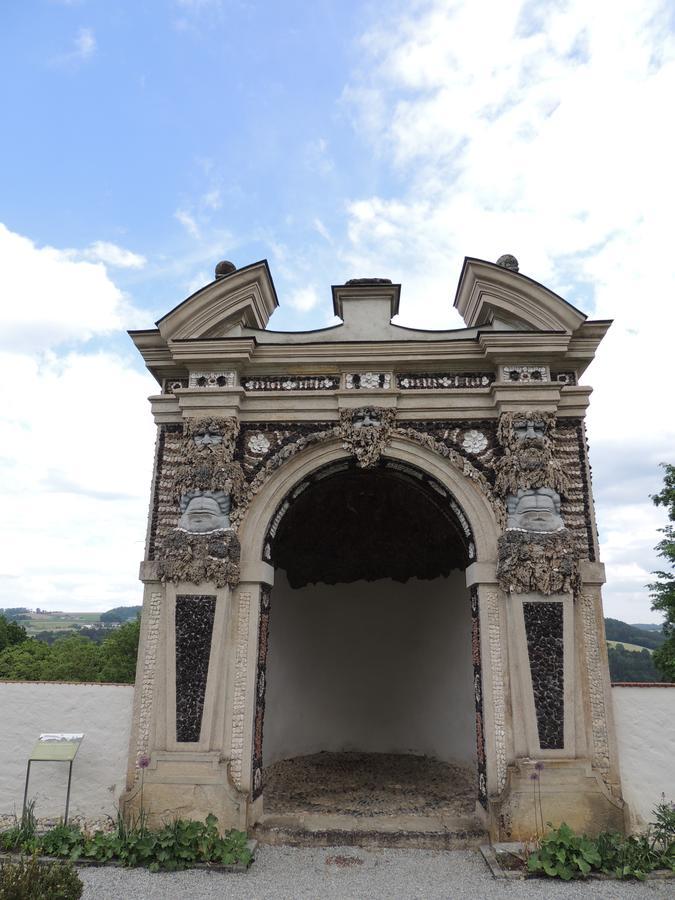 Gaestehaus Maelzerei Auf Schloss Neuburg Am Inn Exteriör bild