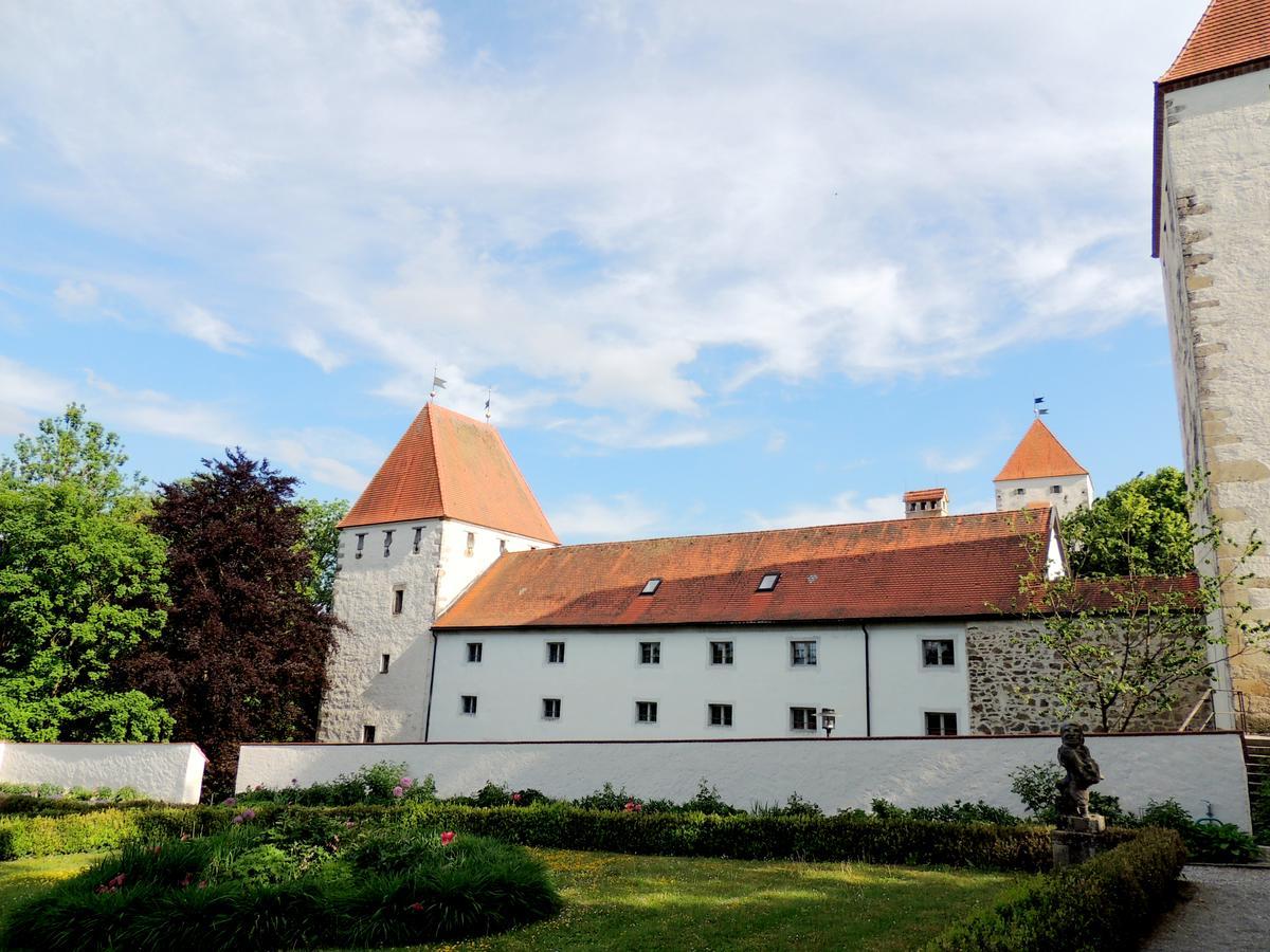 Gaestehaus Maelzerei Auf Schloss Neuburg Am Inn Exteriör bild